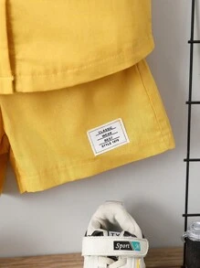 SHEIN 小男童翻蓋細節襯衫&字母貼布短褲不帶T恤 - 黃色 - 查看 4