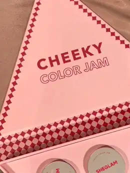 SHEGLAM Cheeky Color Jam 套裝 6 合 1 多用途霜狀腮紅套裝 唇膏套裝 霧面高色度天然腮紅粉 臉部彩妝 新年腮紅套裝 品牌 美容 化妝 化妝品 適合女性與女孩 完美搭配夏季春季 Y2K 時尚 流行 生日 母親節禮物 假期 派對準備就緒 最佳顏色 - 彩色 - 查看 2