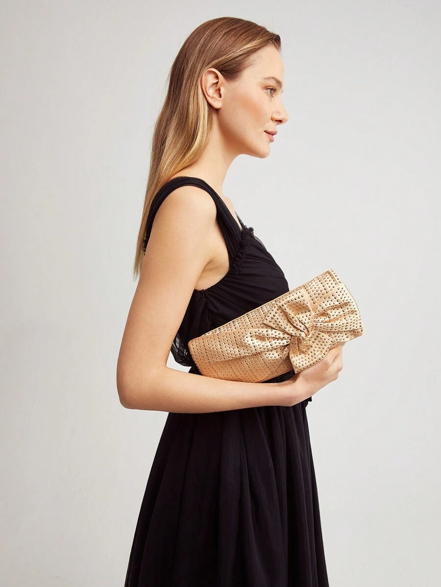 MOTF PREMIUM 蝴蝶結細節鏈條手拿包 - 金色 - 查看 1