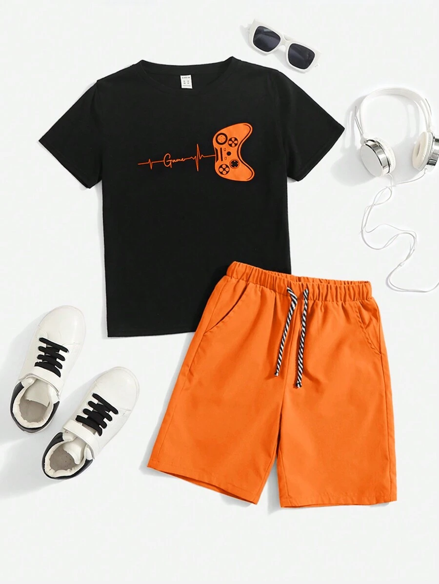 SHEIN Tween Boy Gamepad Graphic Tee & Drawstring Waist Shorts