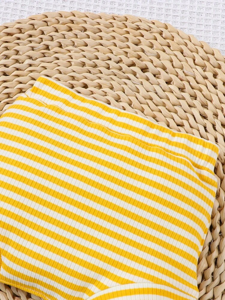 SHEIN Baby Cartoon Graphic Tee & Striped Print Shorts - Yellow - View 8