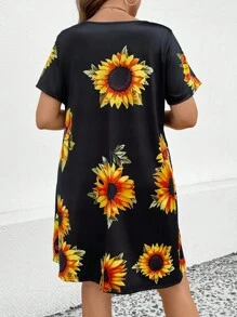 SHEIN LUNE Vestido estilo camiseta con estampado de girasol con bolsillo oculto - Negro - Ver 2