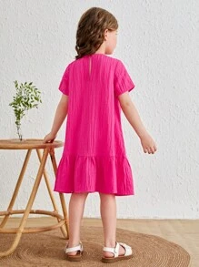 SHEIN Vestido casual de línea A suelto con mangas cortas para niña joven con dobladillo de volantes y longitud por encima de la rodilla - Rosa Fucsia - Ver 2