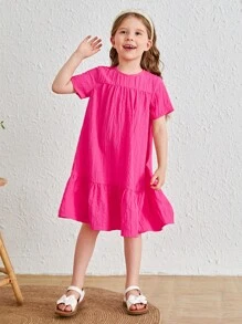 SHEIN Vestido casual de línea A suelto con mangas cortas para niña joven con dobladillo de volantes y longitud por encima de la rodilla - Rosa Fucsia - Ver 4
