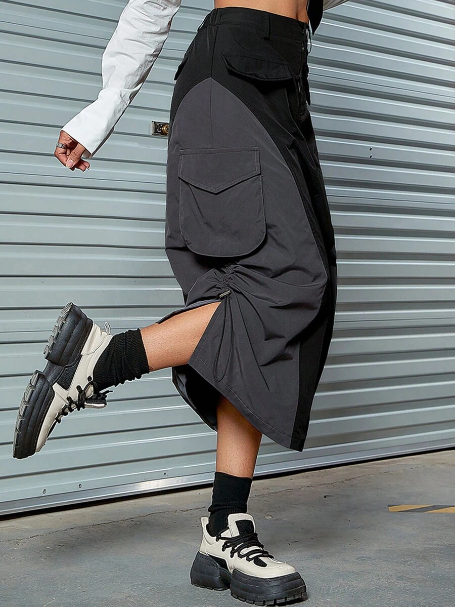 Colorblock Flap Pocket Ruched Drawstring Side Split Hem Cargo Skirt - Black - View 1