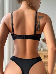 Classic Sexy Floral Lace Underwire Lingerie Set - Black - View 2