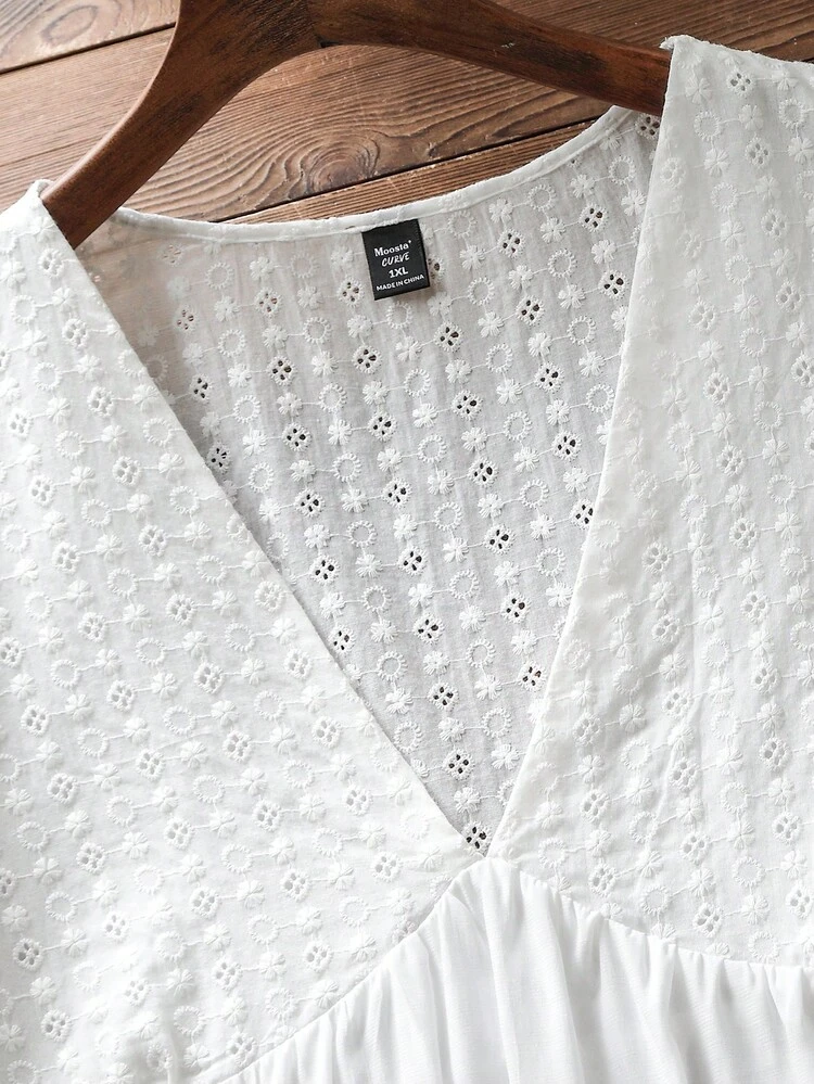 SHEIN LUNE Plus Swiss Dot Peplum Blouse - White - View 3