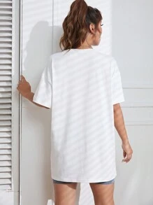 SHEIN EZwear Camiseta de hombros caídos con estampado de mariposa y slogan - Blanco - Ver 2