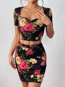 SHEIN Privé 印花雞心領口短款T恤和包臀半身裙 - 彩色 - 查看 4