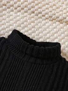 SHEIN 男嬰2入組字母補丁細節高領T恤 - 黑與白 - 查看 4
