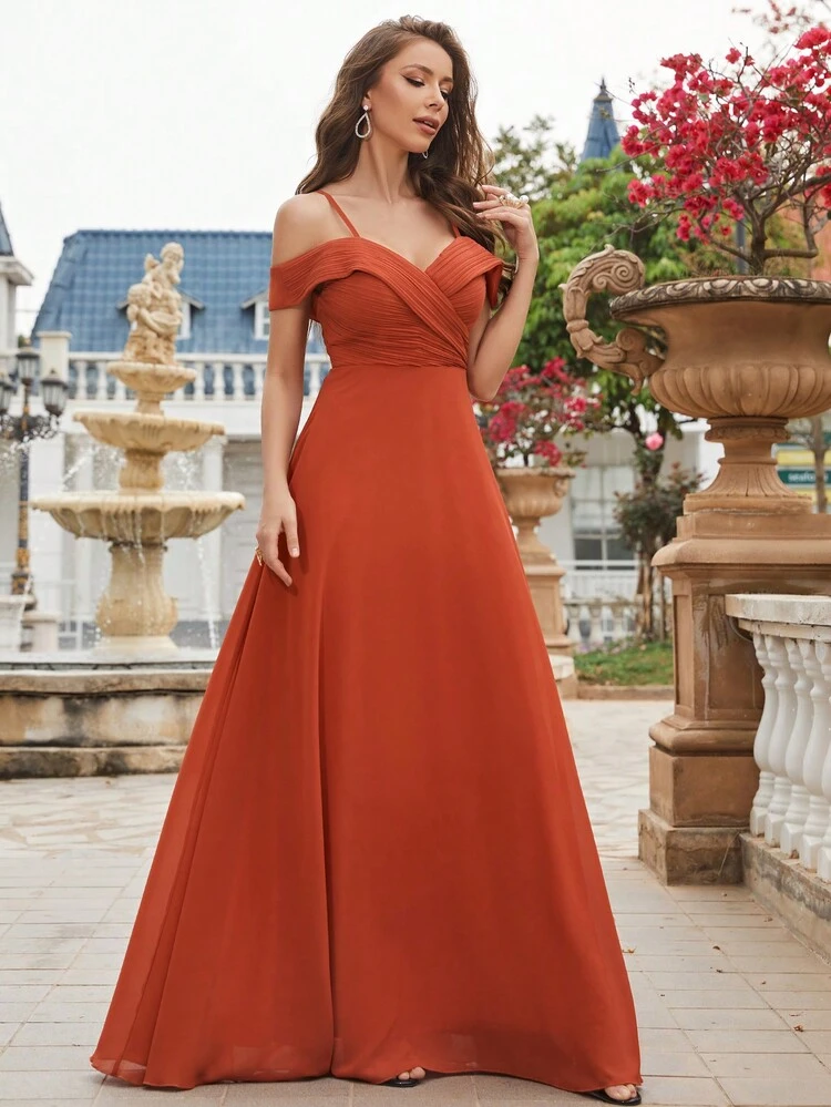 Vestido de Dama de Honra Chiffon com Ombros Frios, Franzido e Comprimento até o Chão, Vestido Elegante para Casamento na Primavera - Laranja Queimado - Visão 5