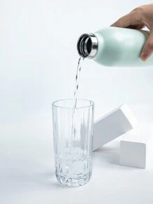 1 件不鏽鋼保溫瓶，家用真空保溫杯