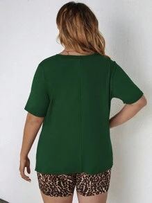 SHEIN LUNE Plus Solid Tee & Leopard Print Biker Shorts - Green - View 2