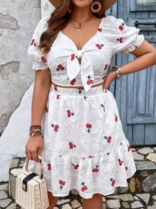 SHEIN VCAY Hơn Cherry thêu Nút phía trước Top Cây trồng & Xù Hoa Sen Váy - Đỏ và trắng - Xem 1