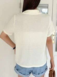 DAZY Chi tiết Patched thư Áo thun - Màu be - Xem 2