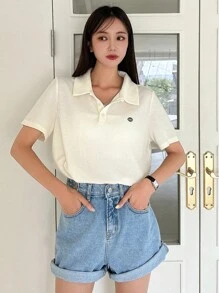 DAZY Chi tiết Patched thư Áo thun - Màu be - Xem 6