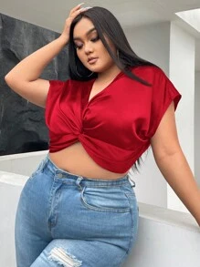 SHEIN SXY Talla grande Camisa crop girante delantero de manga murciélago