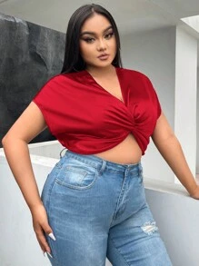 SHEIN SXY Talla grande Camisa crop girante delantero de manga murciélago