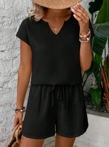 SHEIN LUNE 缺口領蝙蝠袖T恤和前繫帶短褲 - 黑色 - 查看 4