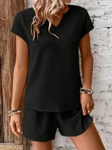 SHEIN LUNE 缺口領蝙蝠袖T恤和前繫帶短褲 - 黑色 - 查看 5