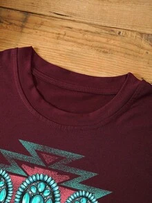 SHEIN LUNE 幾何印花T恤 - 酒紅色 - 查看 3