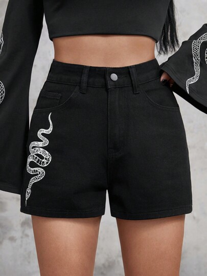 Goth Shorts in denim con stampa effetto serpente
