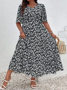 SHEIN Holidaya Talla grande Vestido con estampado floral de manga mariposa bajo con fruncido - Blanco y Negro - Ver 1