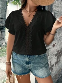 SHEIN LUNE 大碼拼接水溶蕾絲蝴蝶袖T恤 - 黑色 - 查看 7