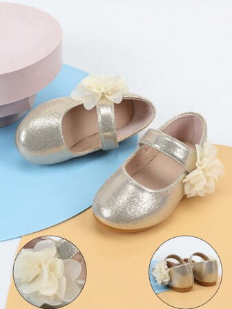 Baby Girls Metallic Flower Decor Bekväma fest Mary Jane Flats för utomhusbruk