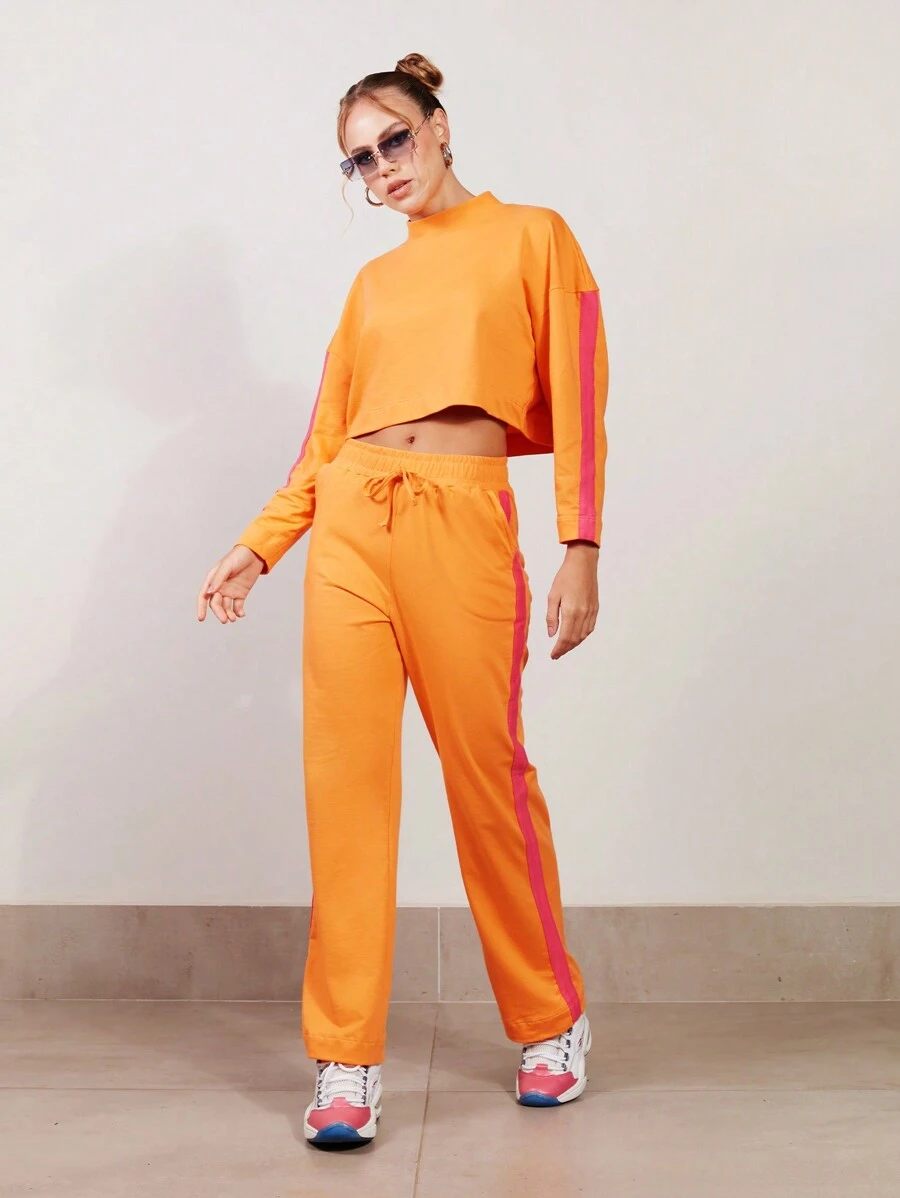 SHE(IN) BRASIL Contrast Side Seam Drop Shoulder Crop Sweatshirt & Drawstring Waist Sweatpants - trái cam - Xem 1