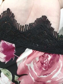 SHEIN LUNE Plus Floral Print Guipure Lace Panel Cami Top - Black - View 6