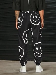 Manfinity RebelGame 男士卡通圖案腰部抽繩長褲 - 黑與白 - 查看 2
