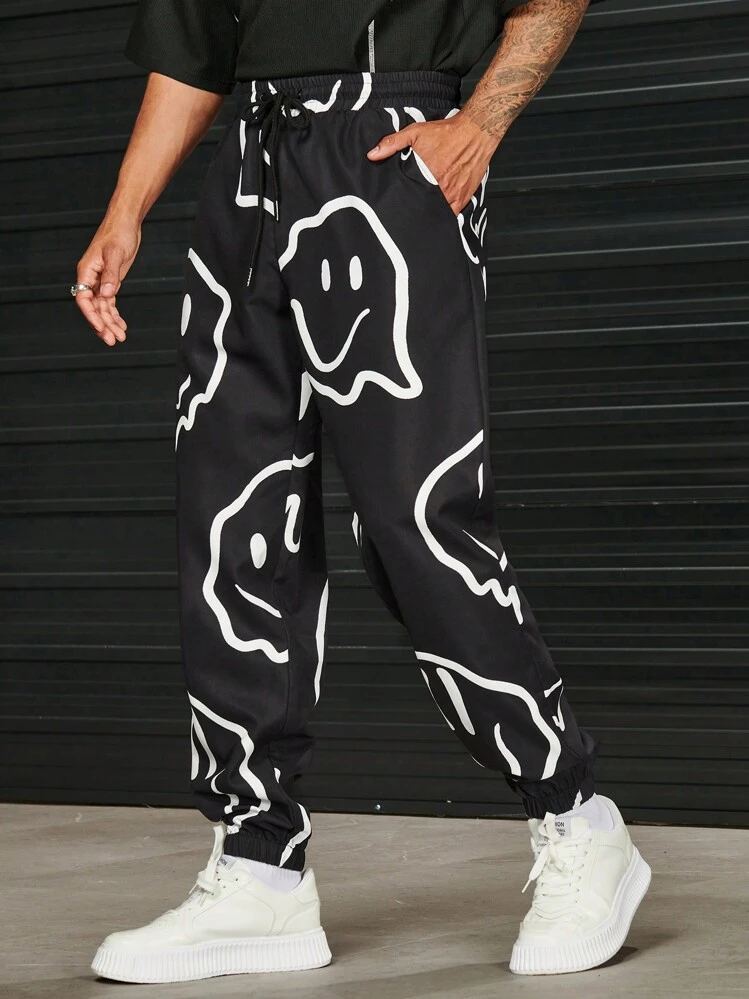 Manfinity RebelGame Men Cartoon Graphic Drawstring Waist Pants - Black and White - View 4