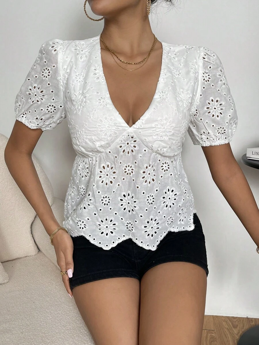 SHEIN Privé 網眼刺繡泡泡袖荷葉邊下擺襯衫 - 白色 - 查看 1