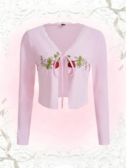 Kawaii Top con bordado de fresa con cordón delantero