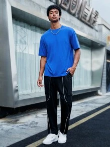 Manfinity RebelGame 宽松男式汽车与字母图案圆领 T 恤 - 藍色 - 查看 6