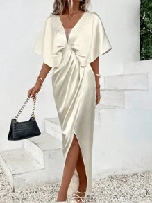 SHEIN Clasi 深V領蝙蝠袖褶邊圍裹下擺緞面連衣裙 - 米色 - 查看 3