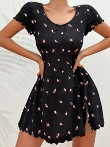 SHEIN Ditsy Floral Print Lettuce Trim Split Hem Pajama Nightdress PerfectSummer - Black - View 3