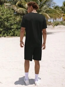 Manfinity Hypemode Men Solid Tee & Drawstring Waist Shorts - Black - View 2