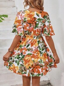 SHEIN VCAY In hoa áo tay bướm Váy có thắt lưng - Nhiều màu - Xem 2