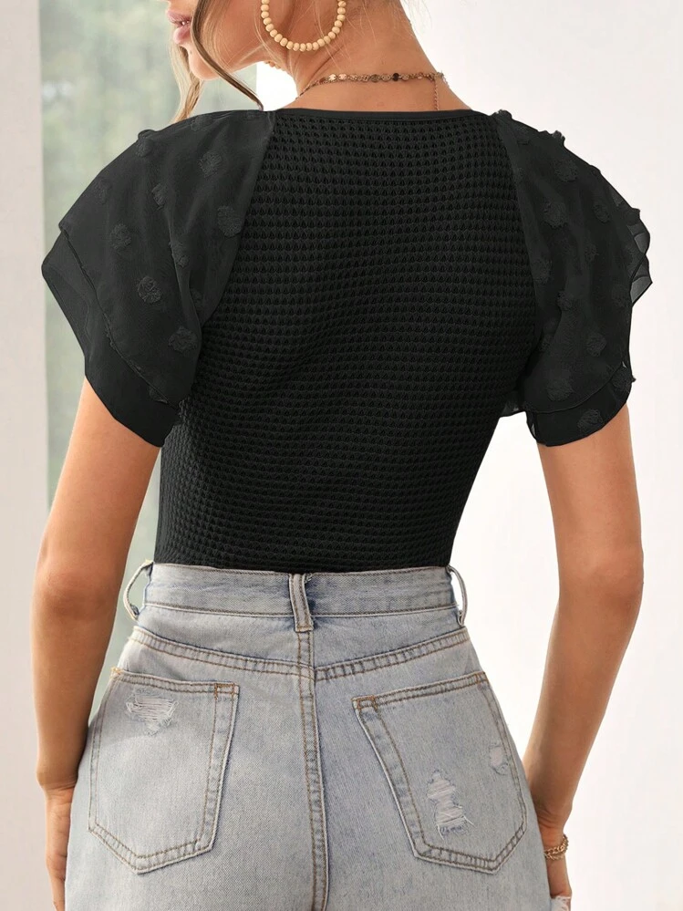 SHEIN VCAY เสื้อยืด ลายสวิสดอต แขนผีเสื้อ - สีดำ - ดู 2