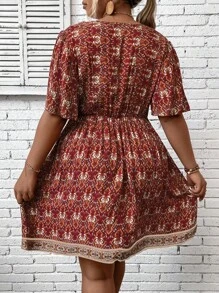 SHEIN LUNE 大碼印花蝴蝶袖洋裝 - 彩色 - 查看 2