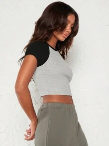 SHEIN BASICS 撞色插肩袖短款T恤 - 灰色 - 查看 5