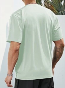 Manfinity LEGND 男士大碼標語和人物圖案T恤 - 綠色 - 查看 2