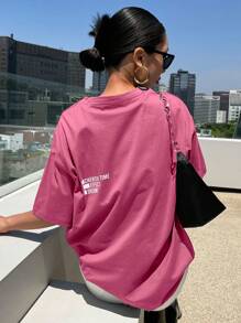 DAZY Camiseta holgada con estampado de letra y hombros caídos - Rosa Fucsia - Ver 4