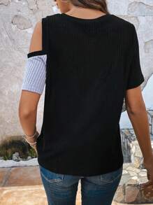 EMERY ROSE 雙色肩部挖空紐扣細節T恤 - 黑色 - 查看 2