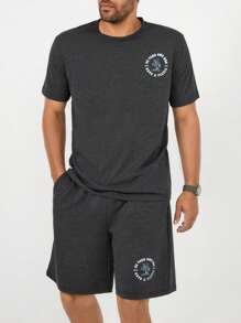RueChic Hombres Shorts con camiseta con estampado de slogan