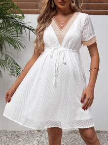 SHEIN 孕婦蕾絲拼接腰部抽繩連衣裙 - 白色 - 查看 6