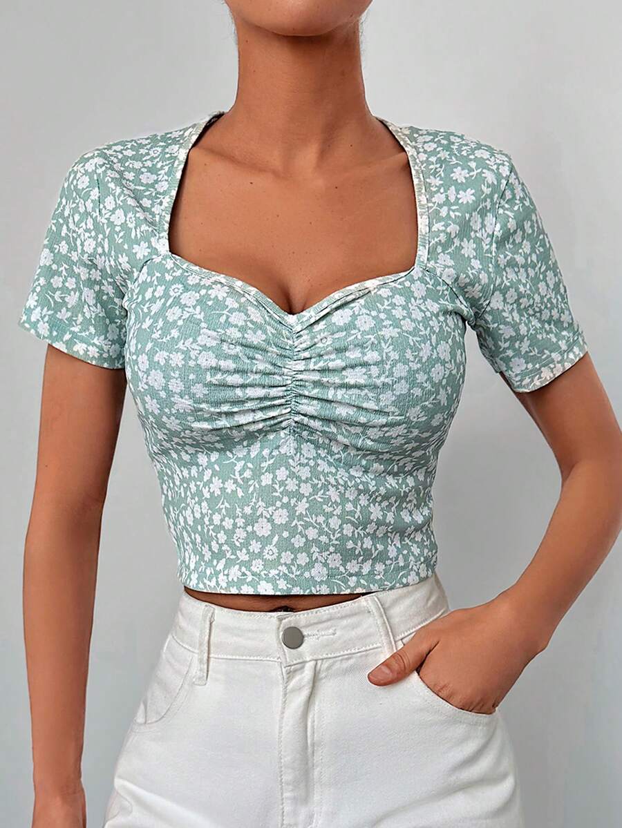 EURMUSE Ditsy Floral Print Ruched Bust Tee - Green - View 1
