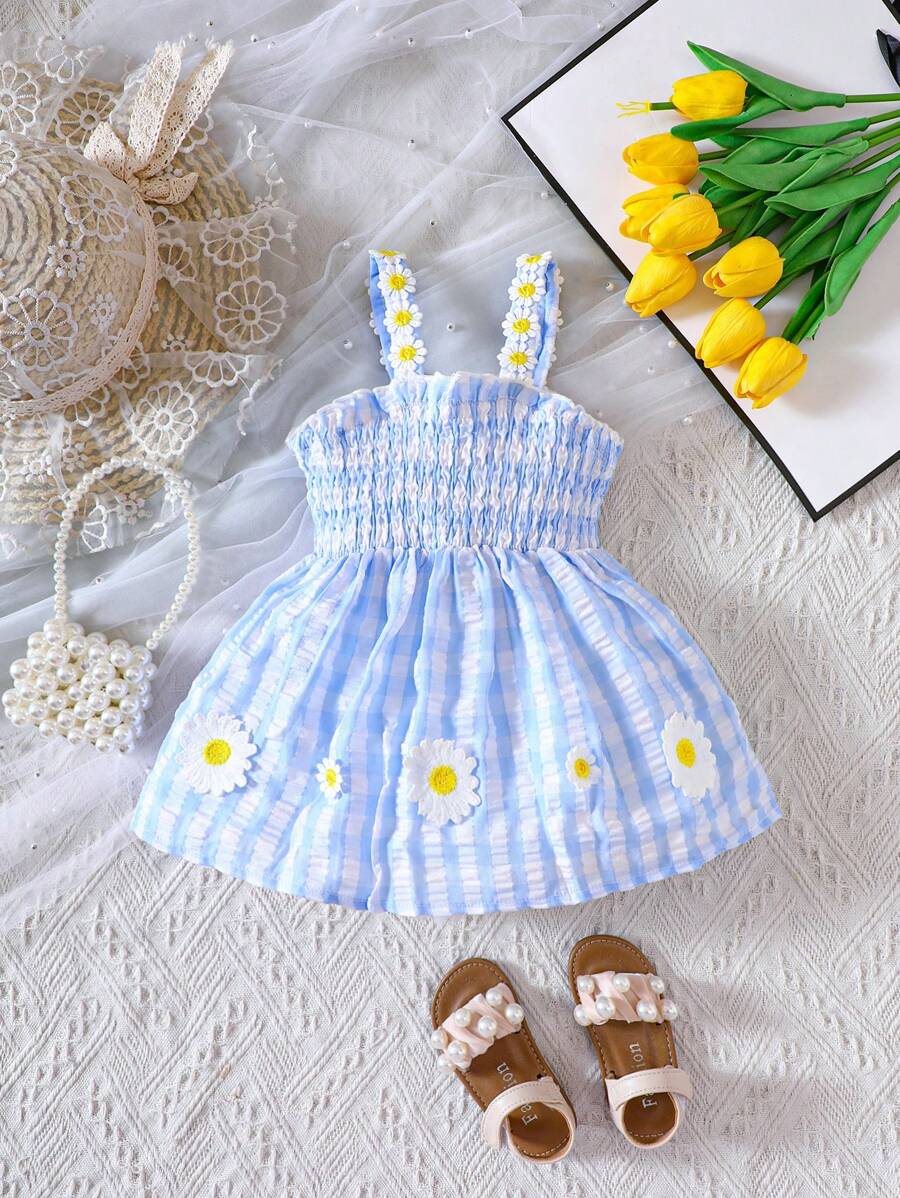 SHEIN 嬰兒花卉和格子印花打褶吊帶連衣裙 - 藍白色 - 查看 1